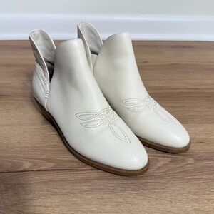 Ralph Lauren Prestyn Cream Leather Ankle Boots RL Logo Stitch Women’s Size 7.5